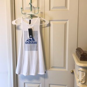 White no sleeve shirt